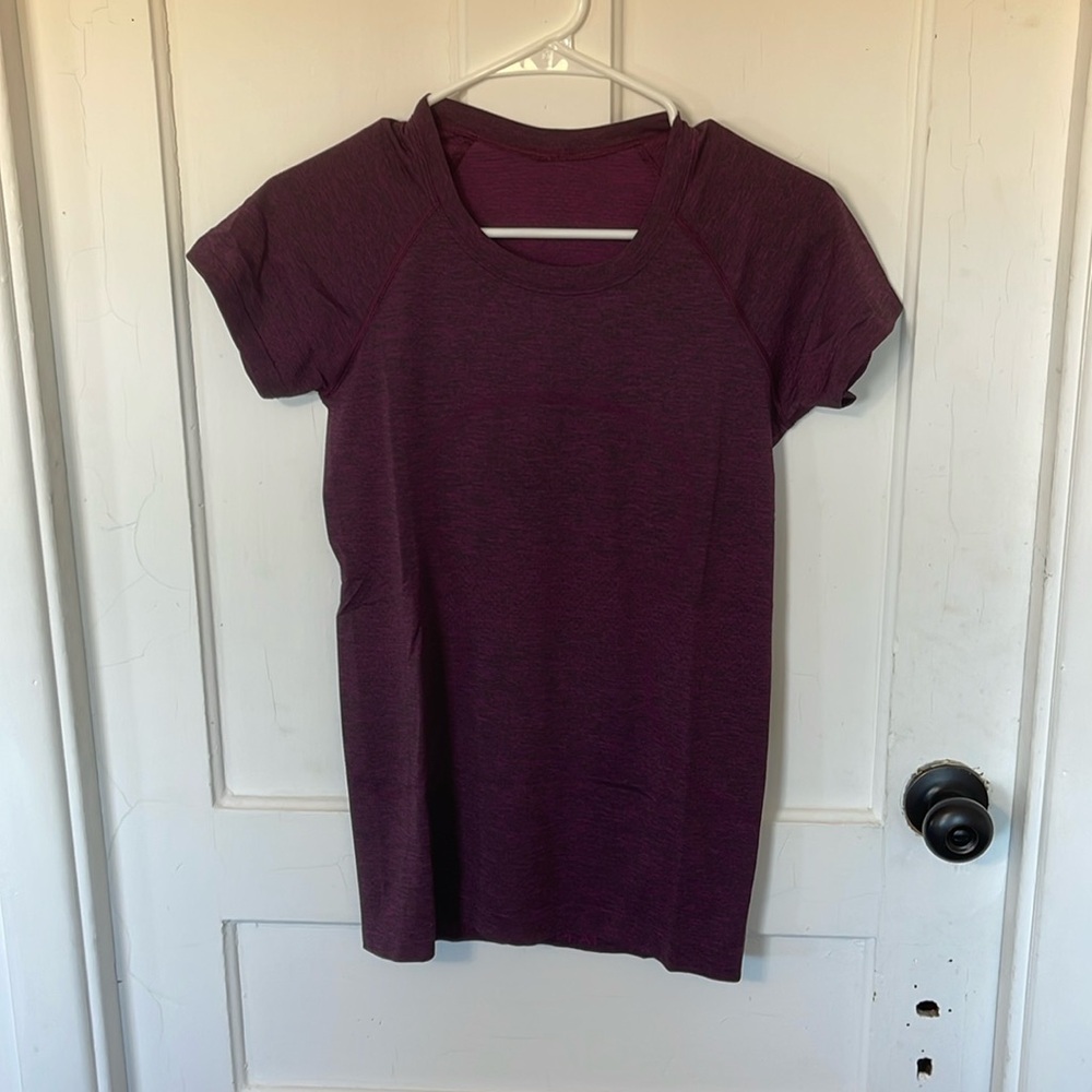 Womens Lululemon Swiftly Tech Short Sleeve 2.0 Size 6.